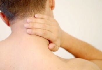 Behandlung vu Péng vum Osteochondrosis gëtt mat der Novocaine Blockade geläscht